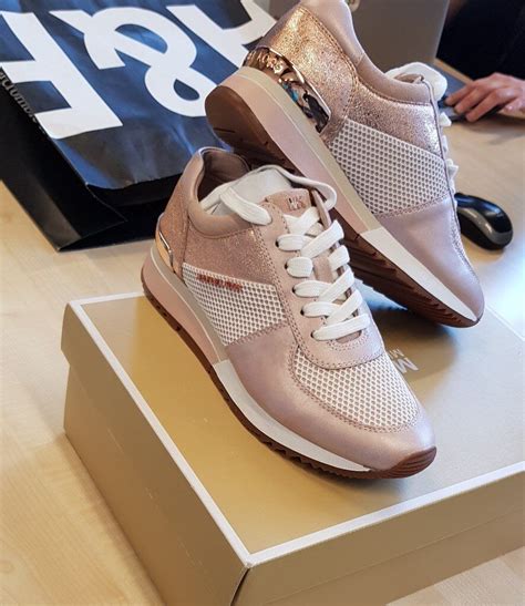 hoe vallen michael kors instappers|Michael Kors rose gold trainers.